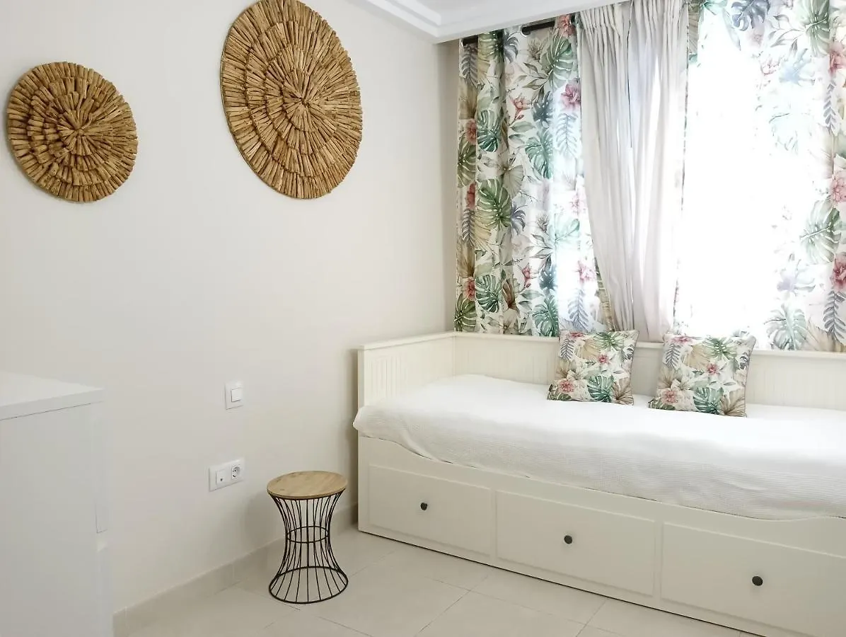 Paula Pool Apartment Adeje 아데제